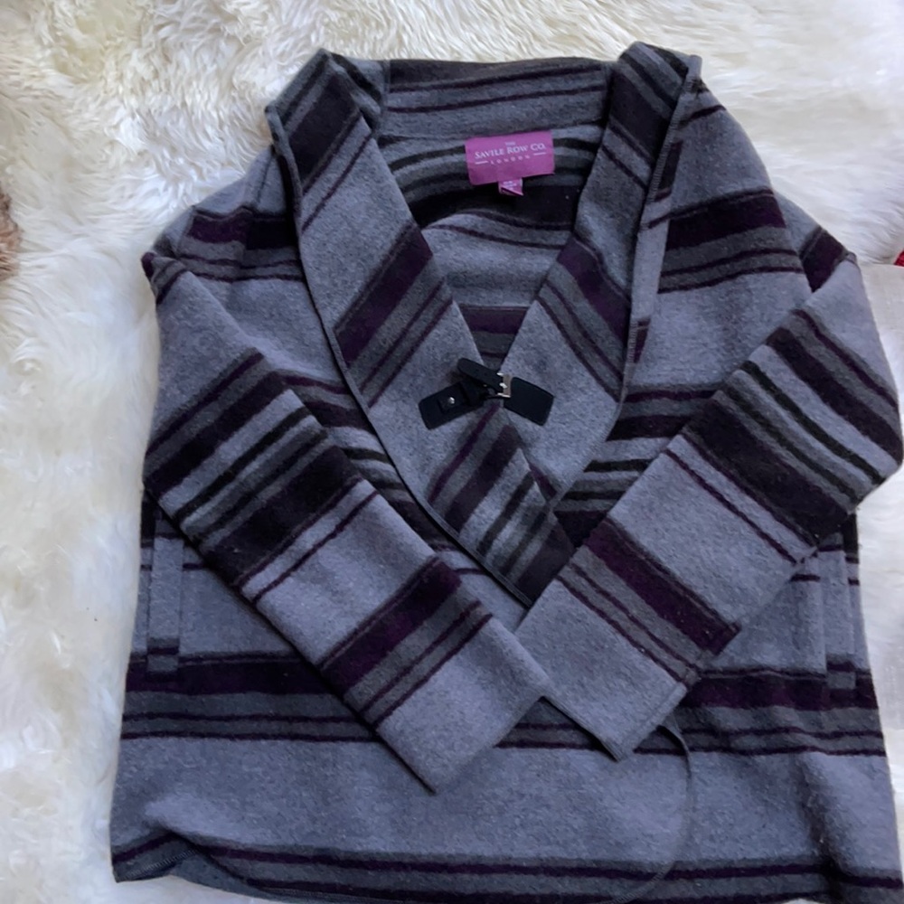 Lightweight V neck jacket.  Size M.